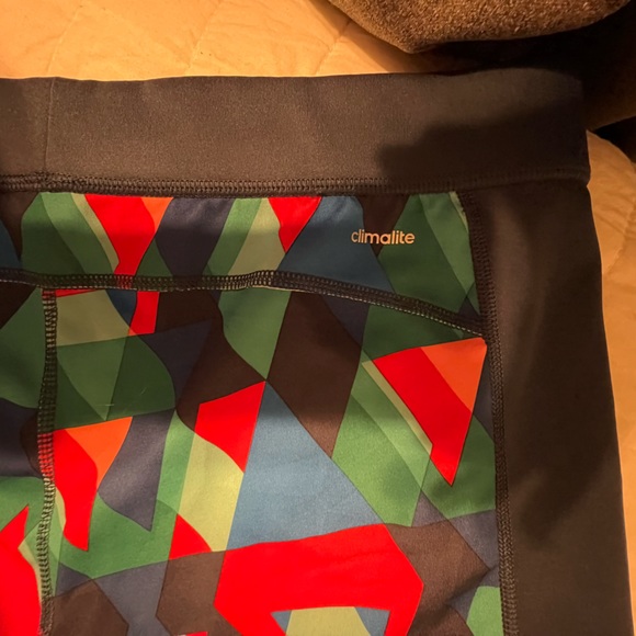 Adidas women’s yoga/biking shorts tech fit multi color 8” rise 15”waist - Picture 5 of 7